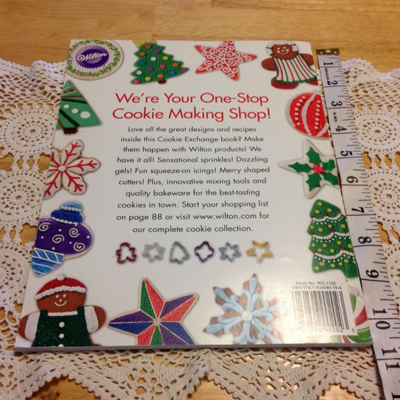 Wilton Cookie Exchange Decorating and Recipes - Picture 2 of 10